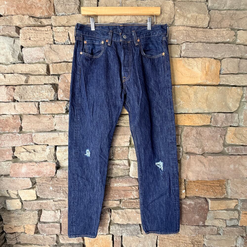 EUC LEVI'S 501 ORIGINAL FIT Straight Distressed Button Fly MEN'S Jean 32X32